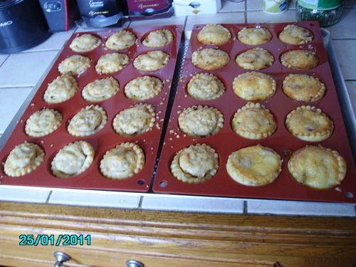 Tartelettes-salees-dans-les-moules.JPG