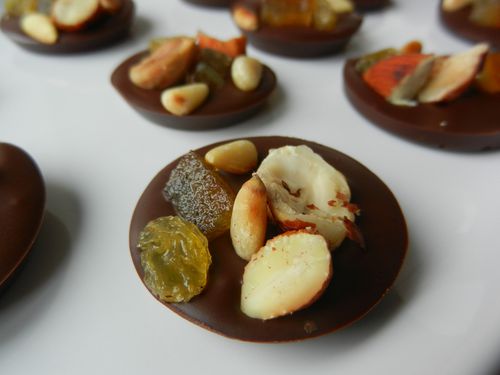 Mendiants au chocolat, au couac et aux fruits secs – Ti Molokoy blog