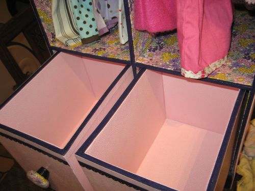 Dressing-en-carton-pour-poupee-HTSY 7097