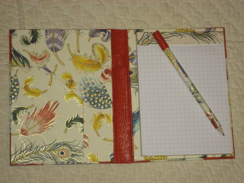 Etui-a-calepin-et-son-crayon 8523