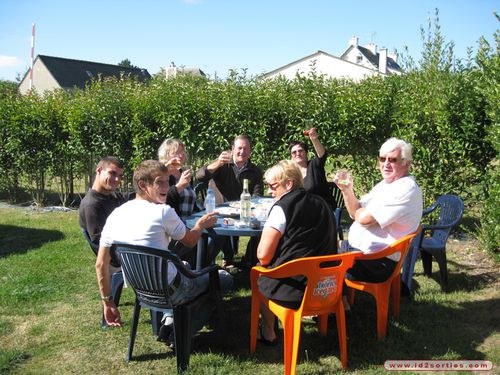 aperitif-entre-amis-au-varlen-camping-le-varlen-7110173819.JPG