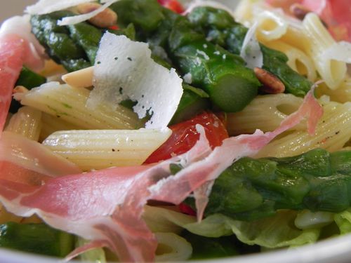 Salade-de-pates-aux-asperges--2-.JPG