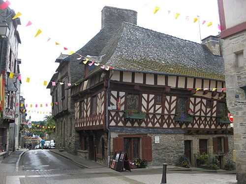 Josselin-sa-ville---son-chateau--11-.jpg
