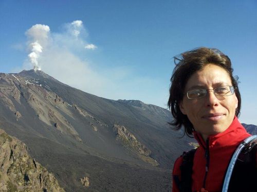 Nordic Walking. Allenamento con Rosario Catania alla Schiena dell'Asino (Etna) nel primo giorno di primavera