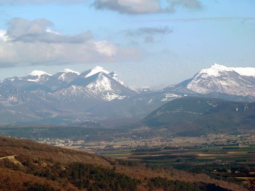 Panorama-Savasse drome vercors et trois becs.jpg