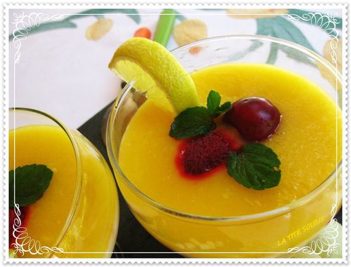 panacotta-fruits-rouge-et-lemond-curd-4.jpg