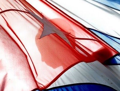 kaloian-cincuenta-veces-cuba-01-bandera