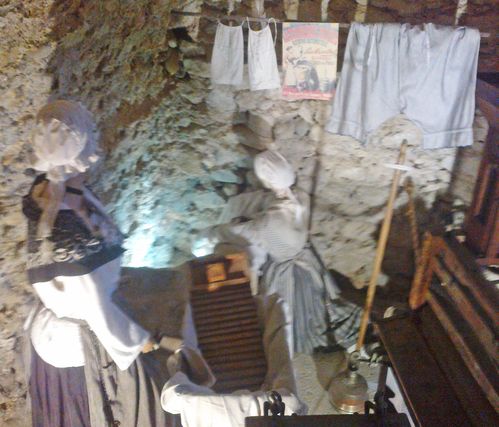 cave lavandieres