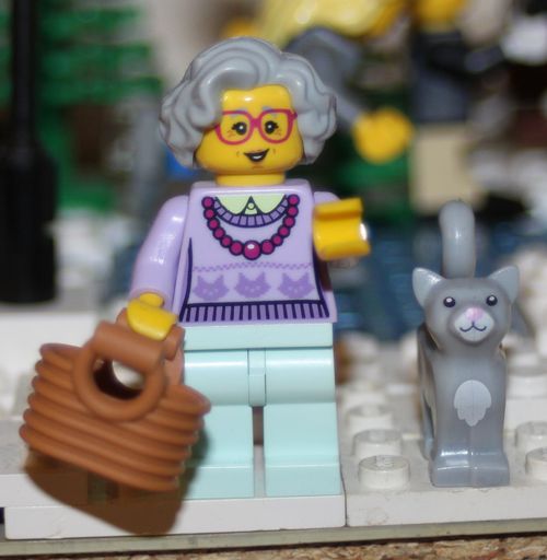 71002 - Minifig 14 : La grand-mère / Grandma - Ma collection de LEGO