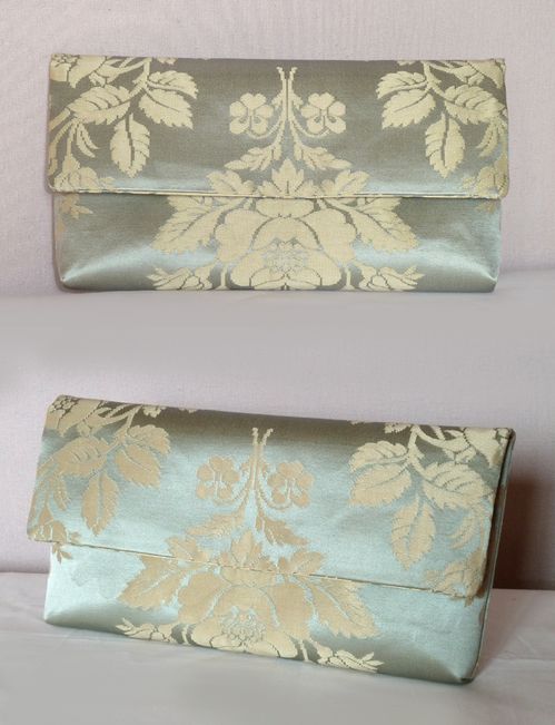 pochette satin de soie motifs floraux beige bleu gris