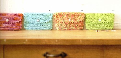 pochette multicolores.