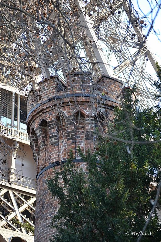 Cheminée tour Eiffel 2