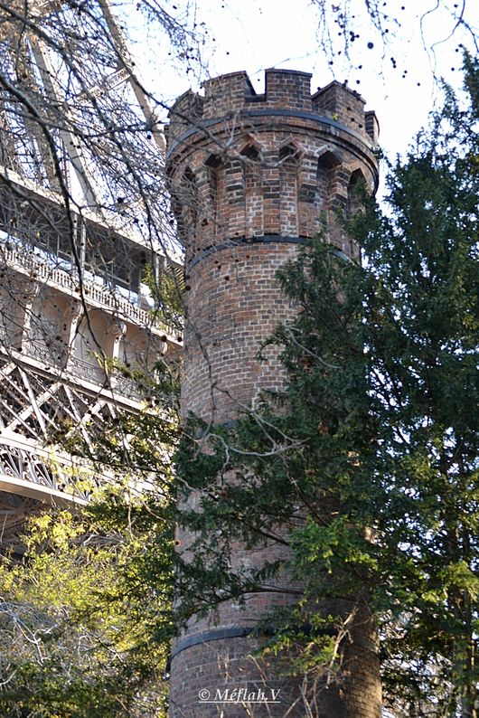 Cheminée tour Eiffel bis 1