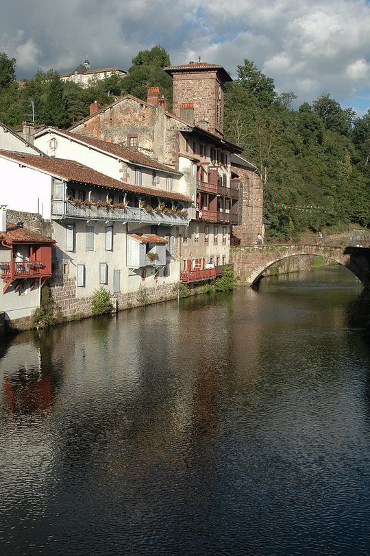 640px-Saint_Jean_Pied_de_Port_Pont_Romain.jpg