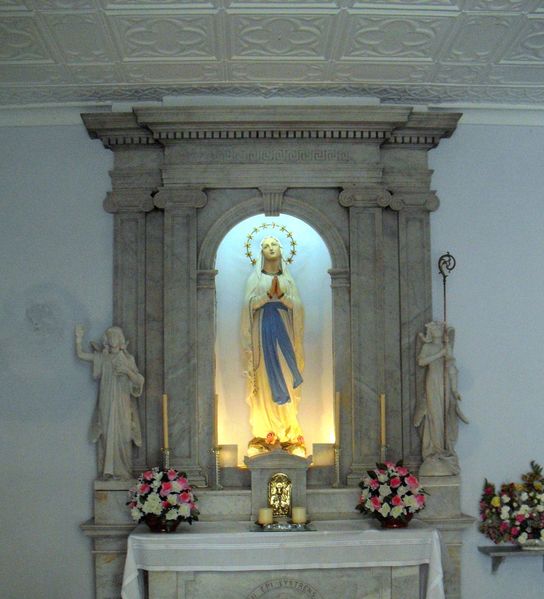 Autel-de-Notre-Dame-de-Lourdes--Gibraltar--parousie.over-bl.jpg