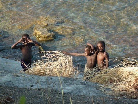 baignade au Malawi