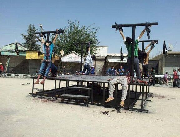 http://img.over-blog.com/577x437/0/51/99/49/Juin-2014/Syrie---huit-rebelles-syriens-crucifies-samedi-28-juin-201.jpg