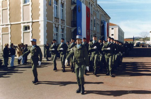 19 ème promotion fête de l'école en 1983 211-212 (adjt GONZALES- RADZISZEWSKI)