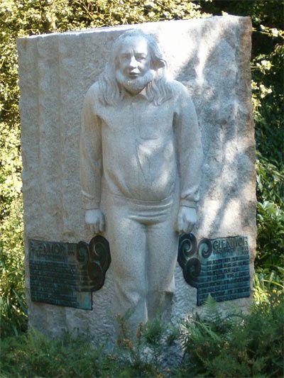 stele-glenmor-thabor-rennes.jpg