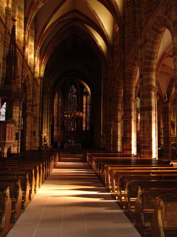 decouvrir tourisme visiter eglise