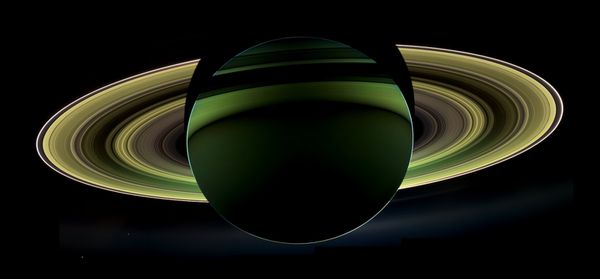 saturne contrejour