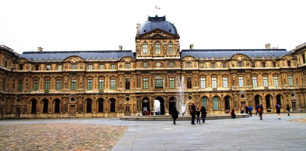 IMGP7292 Louvre Cour Carrée