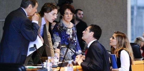 4098777-l-histoire-secrete-du-livre-qui-embrase-la-sarkozie.jpg