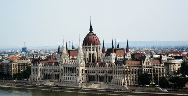 parlement-budapest.jpg