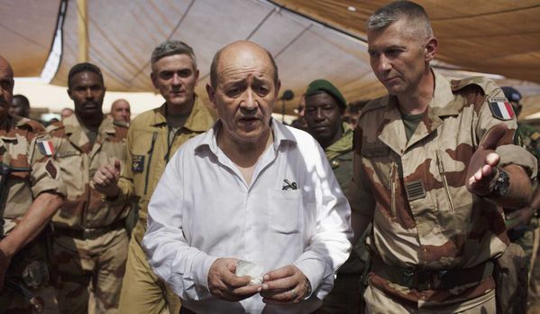 sem13marb-Z29-Jean-Yves-Le-Drian-au-Mali.jpg
