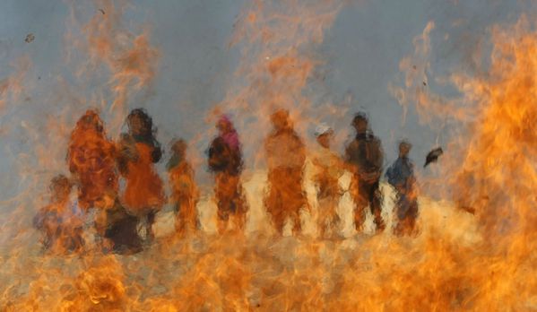 sem13mara-Z21-Derriere-les-flammes-Afghanistan.jpg
