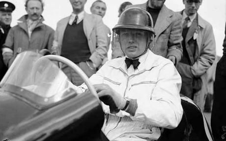 PORTRAIT-MIKE-HAWTHORN-5.jpg
