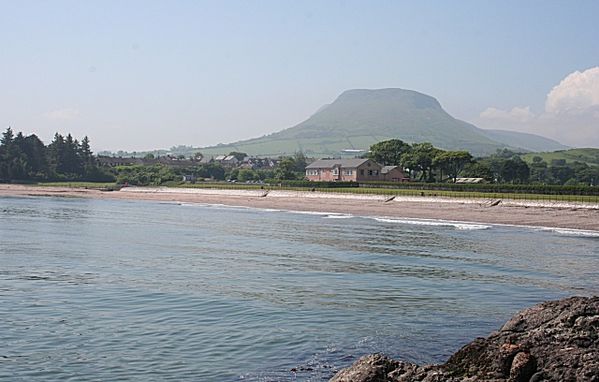 Cushendall_Beach_-_geograph.org.uk_-_467693.jpg