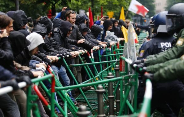 sem13juia-Z8-Manifestation-banque-centrale-europeenne-Franc.jpg