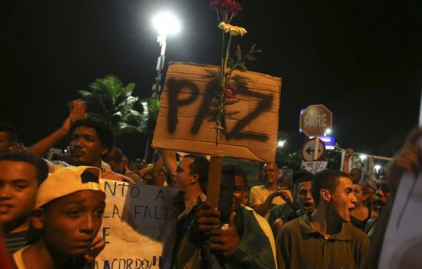 sem13juil-Z10-Rio-de-Janeiro-Bresil-manifestants.jpg