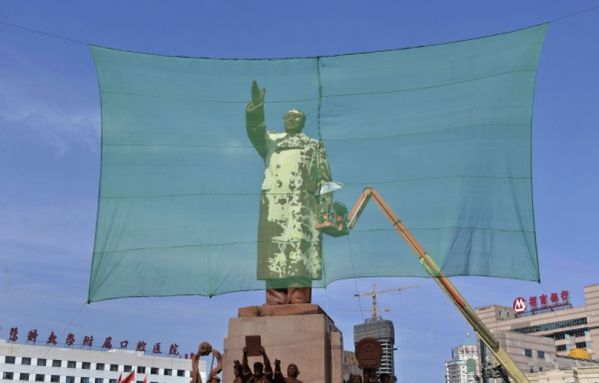 sem13julh-Z11-Statue-de-Mao-Zedong-Chine.jpg