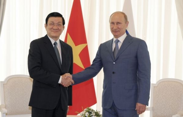 sem12juip-Z23-Poutine-president-Viet-Nam.jpg
