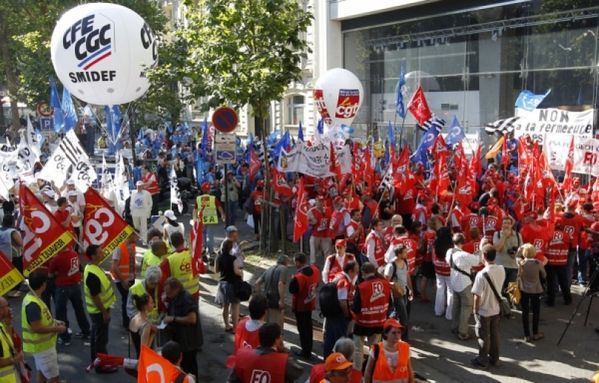 sem12juip-Z4-Mobilisation-des-salaries-de-PSA.jpg