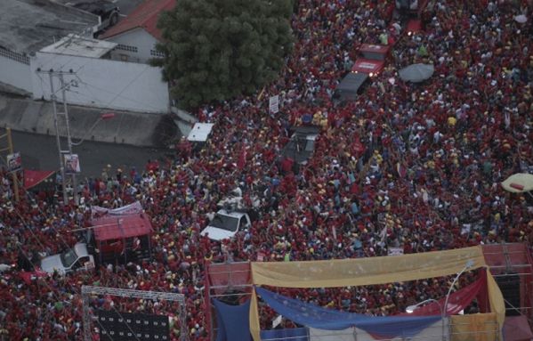 sem12aoug-Z24-Meeting-Hugo-Chavez-Venezuela.jpg