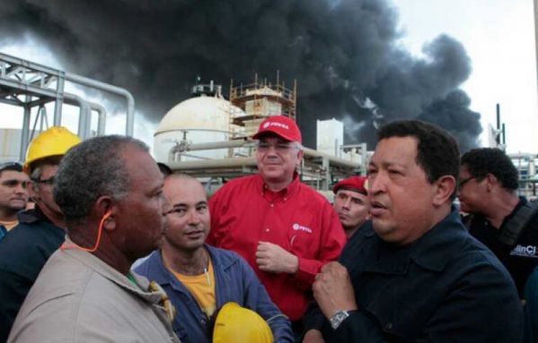 sem12aouh-Z22-Hugo-Chavez-raffinerie-petroliere-explosion.jpg