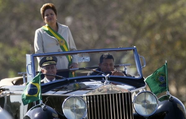 sem12sepb-Z30-Dilma-Rousseff-190-ans-independance-Bresil.jpg