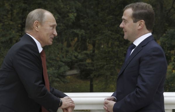 sem12seph-Z18-Vladimir-Poutine-et-Dmitri-Medvedev-Russie.jpg