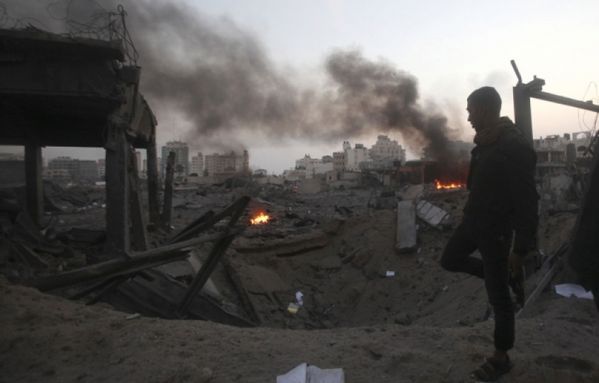 sem12novf-Z17-Sous-les-bombardements-Gaza-City.jpg