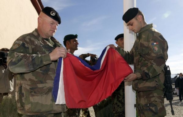 sem12novf-Z28-Soldats-francais-en-Afghanistan-depart.jpg