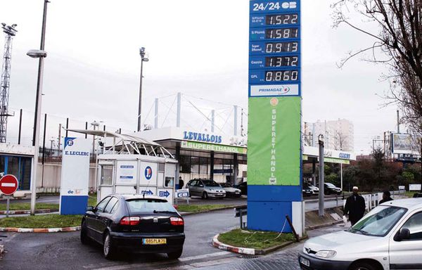 diesel-surtaxe-Station-service-Leclerc-Levallois.jpg