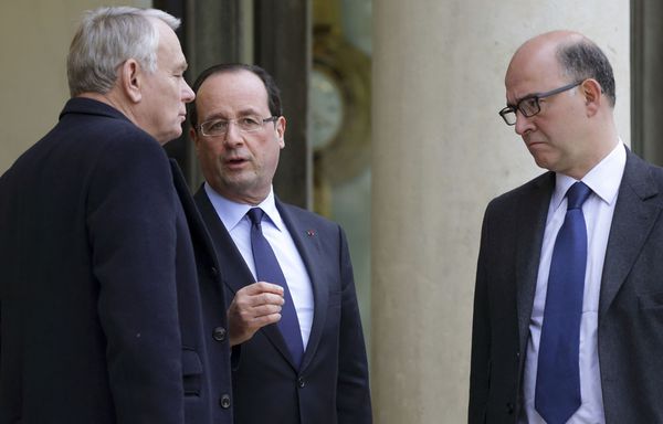 Jean-Marc-Ayrault-Francois-Hollande-et-Pierre-Moscovici-rec.jpg