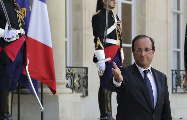 Francois-Hollande-cout-du-travail-mesures-reflexion