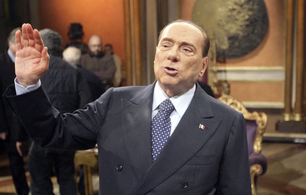 Silvio-Berlusconi-condamne-prison-et-inegibilite.jpg