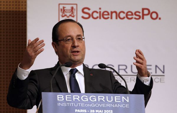 Francois-Hollande-Sciences-Po-emploi-des-jeunes-Europe.jpg