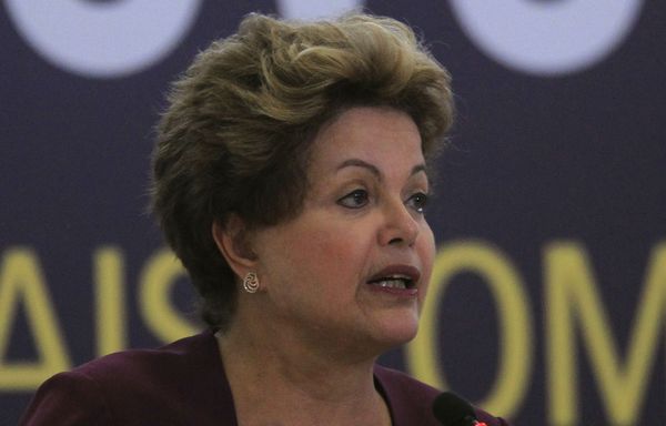 Dilma-Rousseff-propose-un-referendum-Bresil.jpg