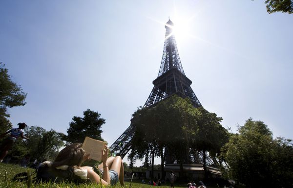 sem13julj-Z12-Paris-sous-le-soleil-pas-de-canicule.jpg